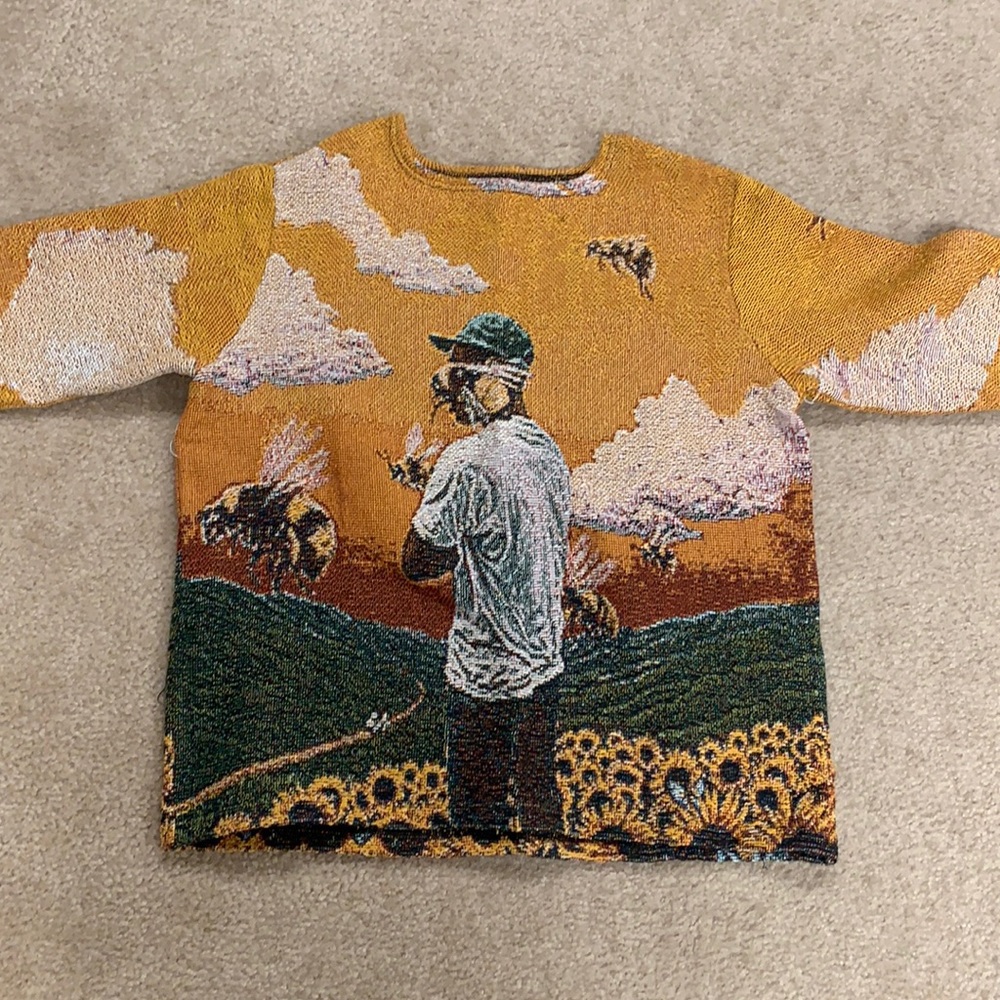 tapestry crew neck